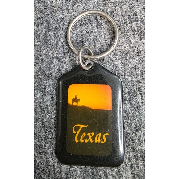 Texas Sunset Keychain With Cowboy Silhouette - Picture 1 of 3